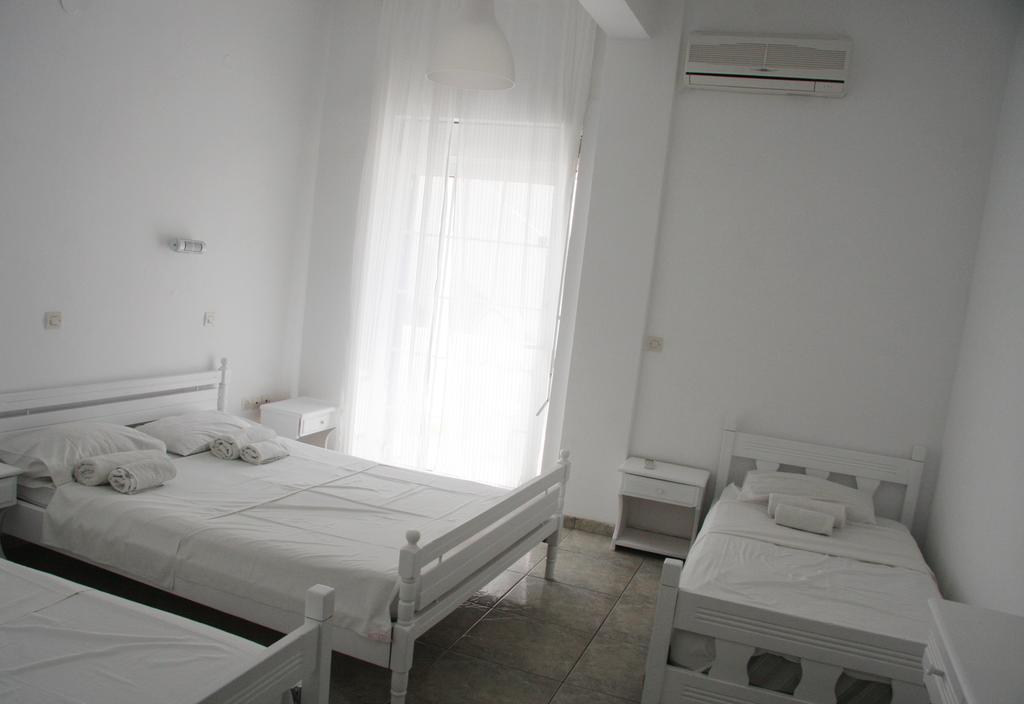 Armadoros Hotel / Ios Backpackers Esterno foto