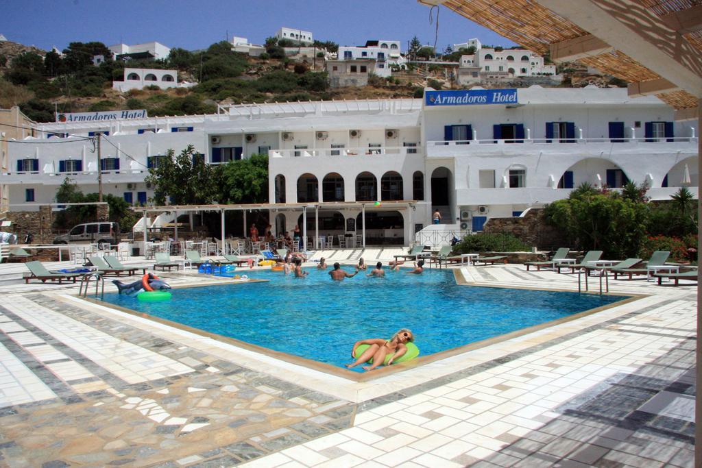 Armadoros Hotel / Ios Backpackers Esterno foto