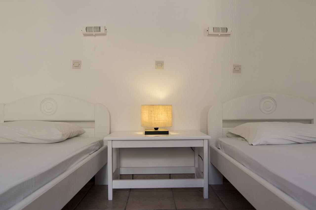 Armadoros Hotel / Ios Backpackers Esterno foto