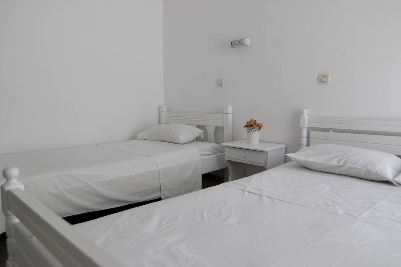 Armadoros Hotel / Ios Backpackers Esterno foto