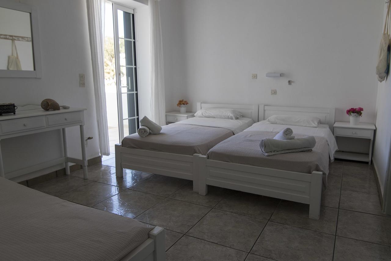 Armadoros Hotel / Ios Backpackers Esterno foto