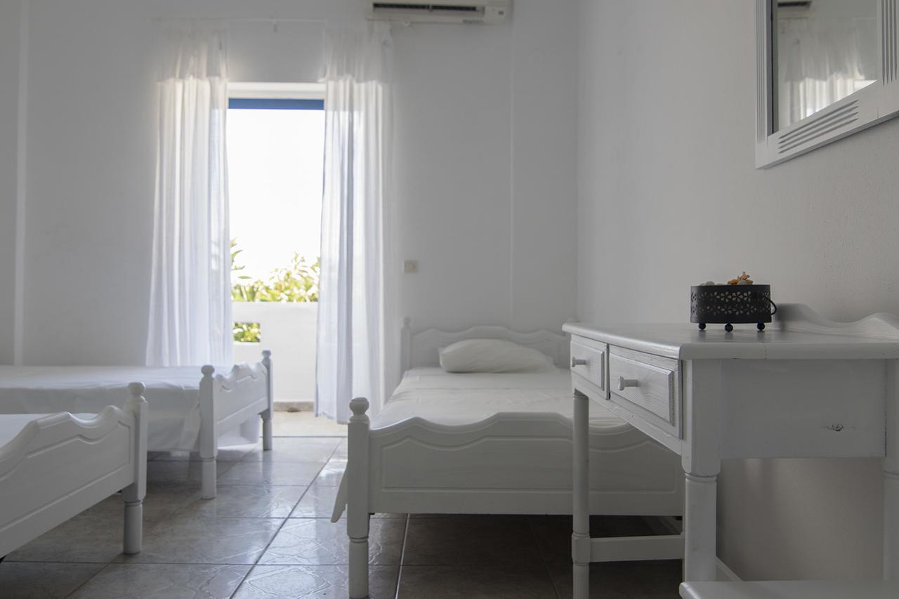 Armadoros Hotel / Ios Backpackers Esterno foto