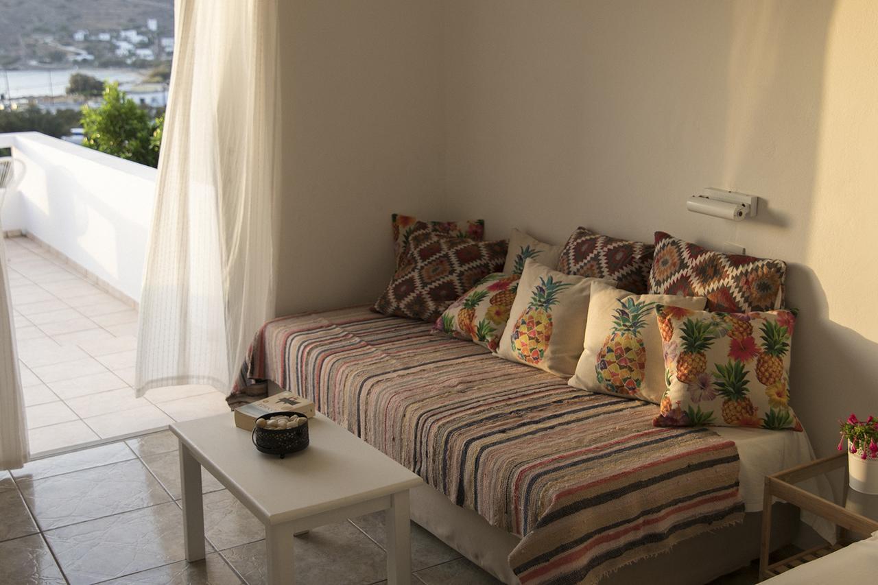 Armadoros Hotel / Ios Backpackers Esterno foto